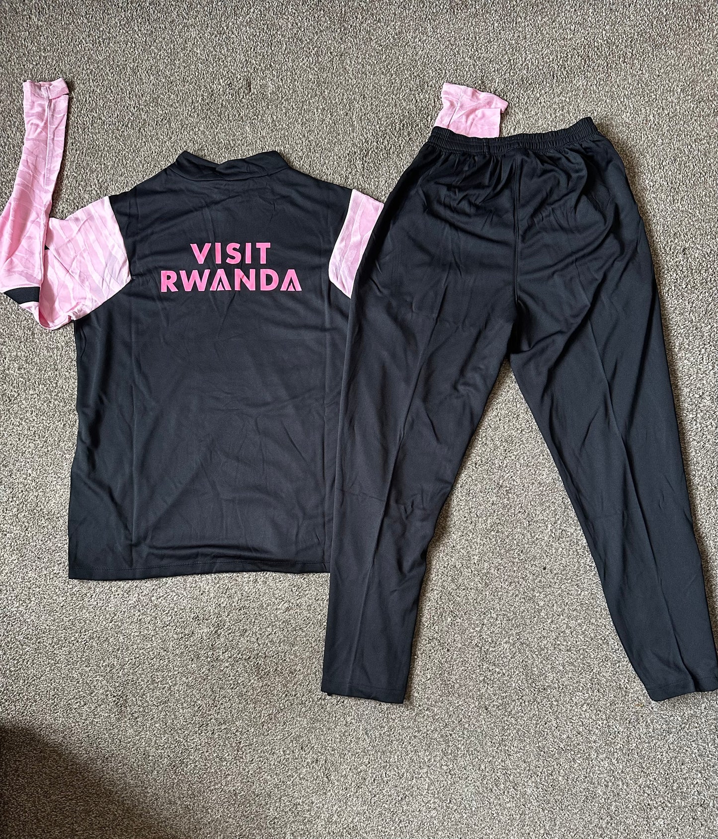 PSG Tracksuit 21/22 - Black/Pink Sleeves