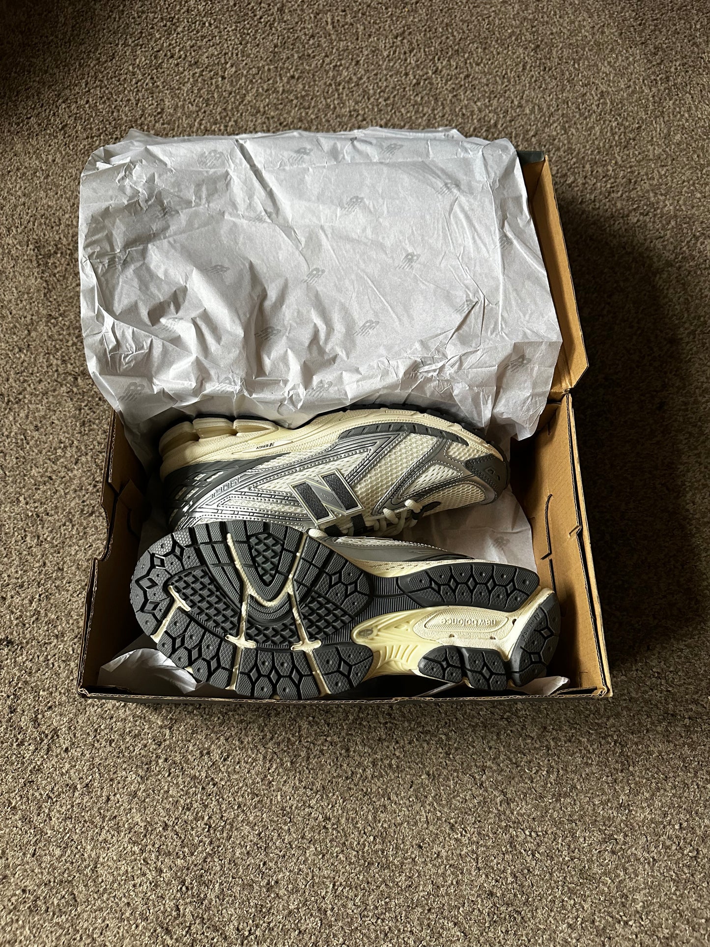 1906r New Balance - Grey/Silver