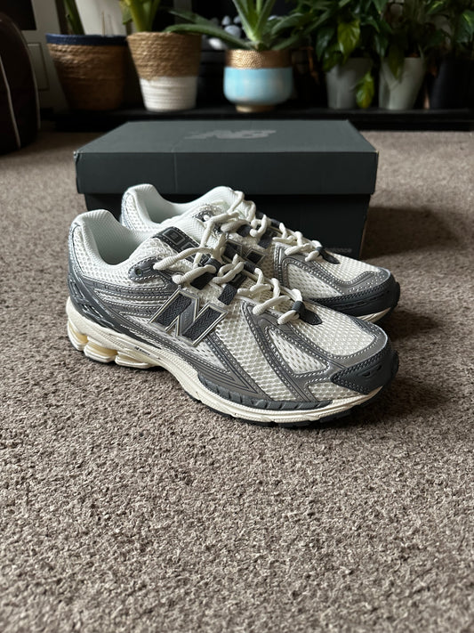 1906r New Balance - Grey/Silver